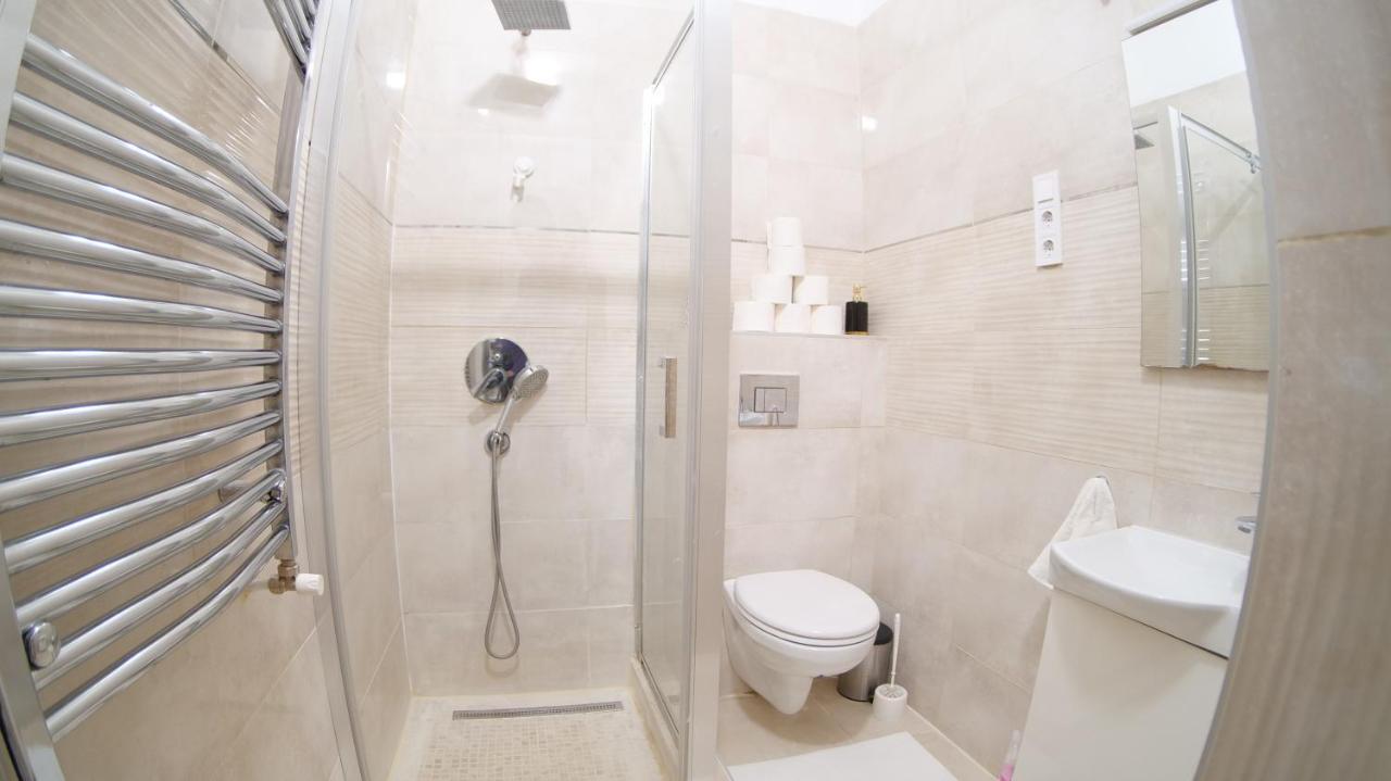 Dolce Vita Supremier Apartment Budapest Ngoại thất bức ảnh