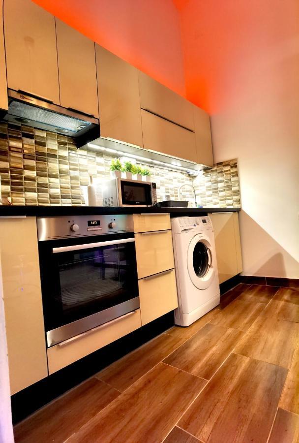 Dolce Vita Supremier Apartment Budapest Ngoại thất bức ảnh